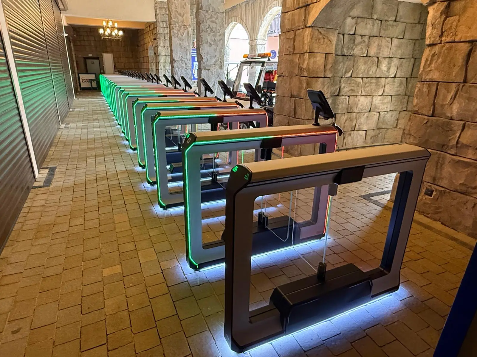 Realizacja Gate-Logic - montaż bramek sensorycznych FlowMotion w Energylandii