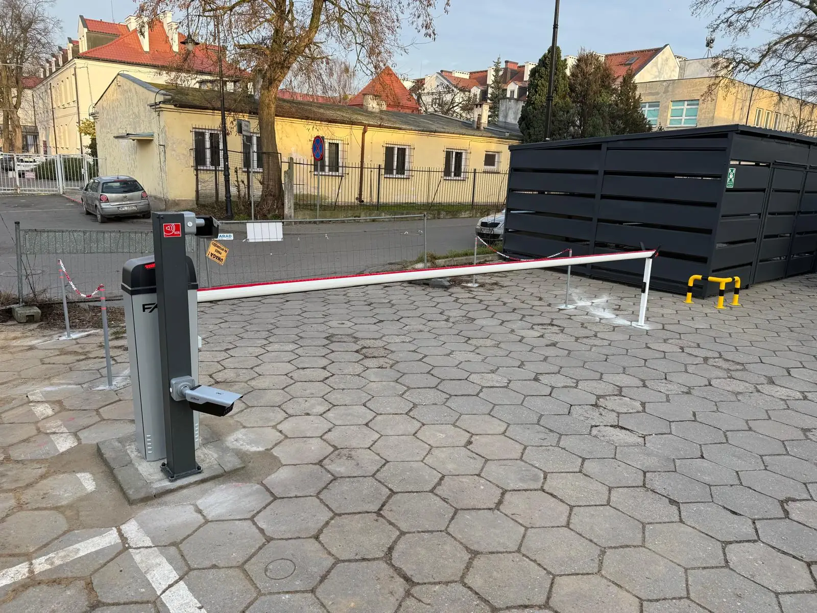 Szlaban FAAC - Instytut Łączności Gdańsk